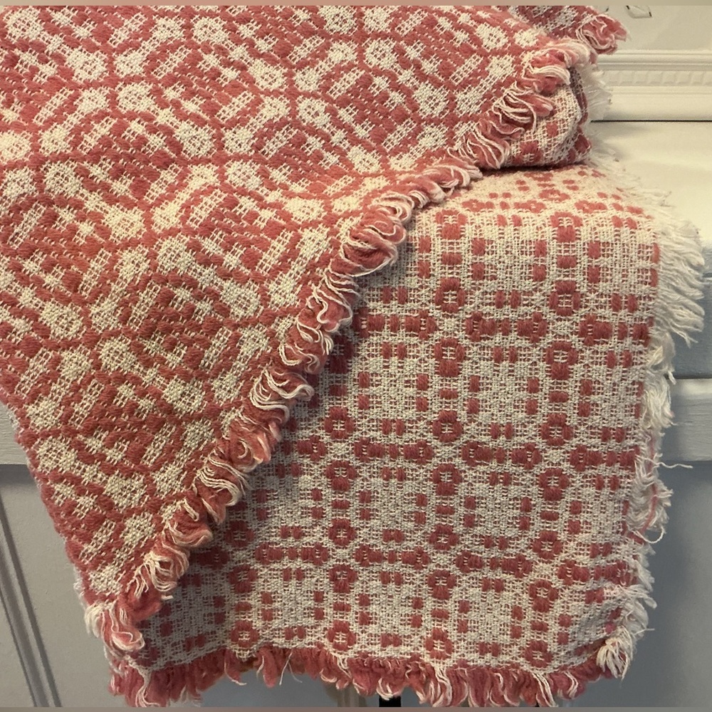 Vintage knit Tablecloth - Picture 5 of 11